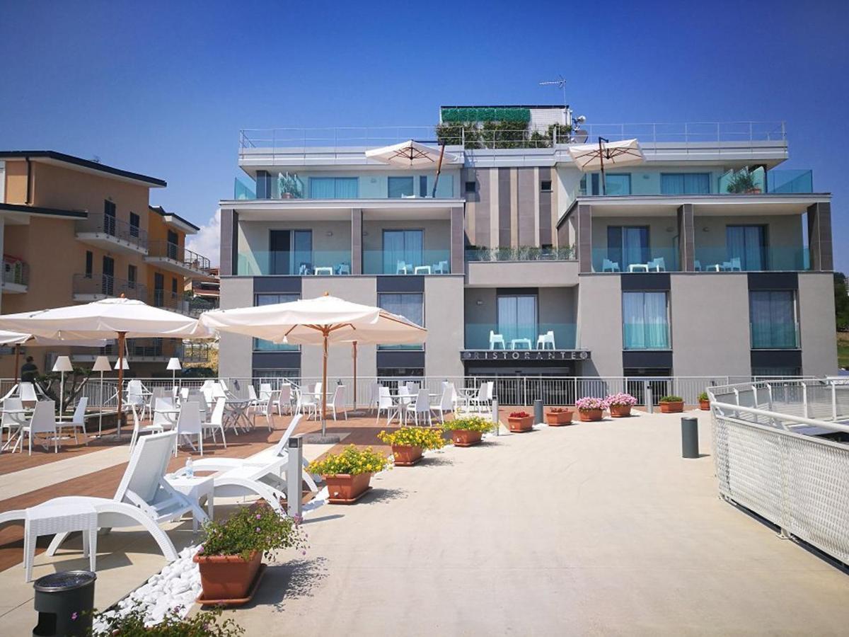 Ambruosi Village Resort & Spa Массіньяно Екстер'єр фото