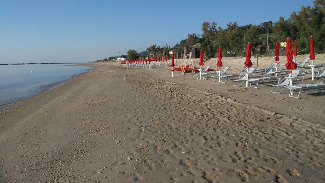 Ambruosi Village Resort & Spa Массіньяно Екстер'єр фото